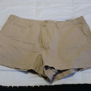 Gap khaki shorts
